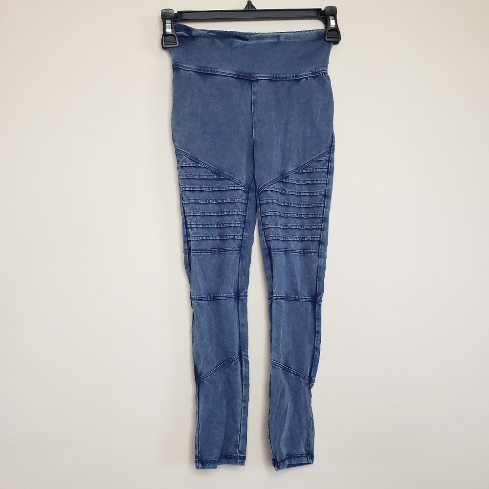 Treasure and Bond nwot blue faded moto leggings